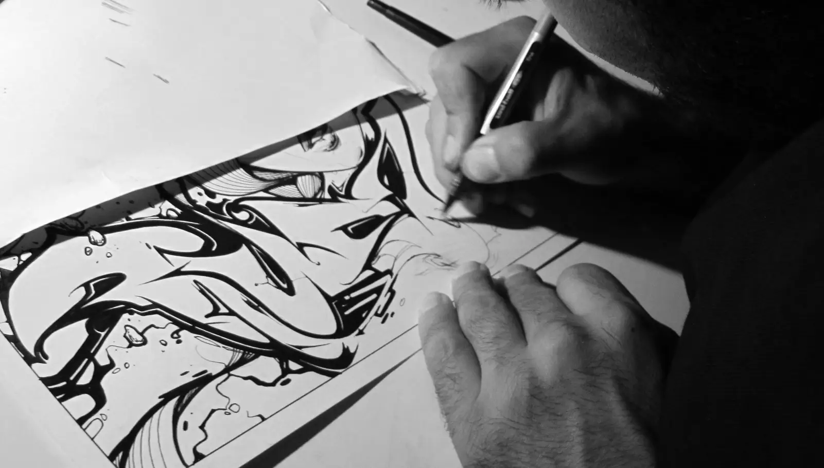 Rusl sketching in Paris, FR © Pic by GOMERIstanbul